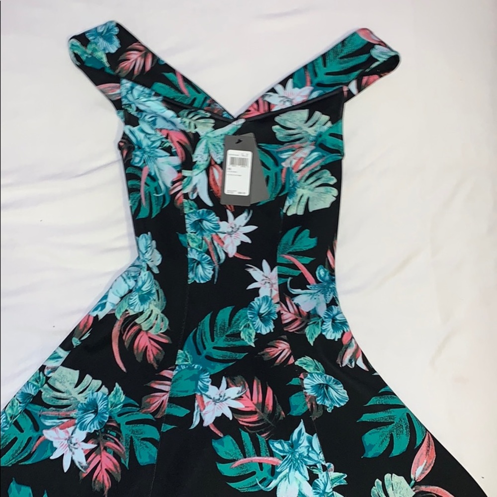 guess off the shoulder tropical dress